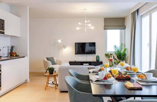 Plasky Apartamento | 3BR NATO & EU Apartment - FreeLuggage Room
