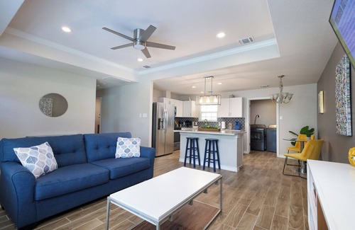 West San Antonio Casa | 3BR Near Lackland AFB Military & ALE Stays W/D