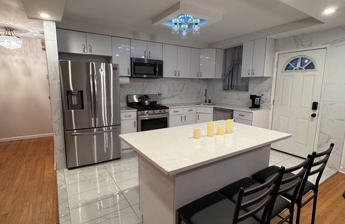 Southeast Yonkers Apartamento | 3BR Near NYC Sleeps 10 Metro North & MTA30min city