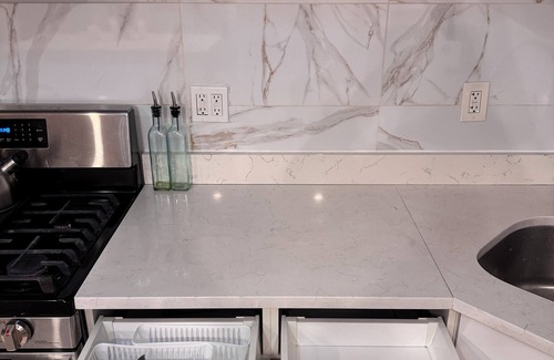 Southeast Yonkers Apartamento | 3BR Near NYC Sleeps 10 Metro North & MTA30min city