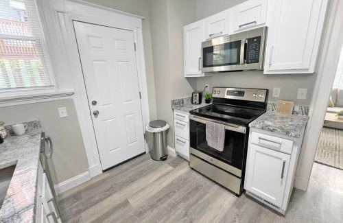 Mount Auburn Casa | 3BR Near UC | Zoo | Hospitals |Downtown | OTR
