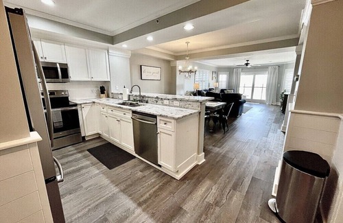 Charleston County Condominio | 3BR Oceanfront Condo | Heart of IOP | Beach Rental