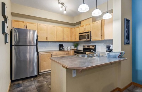 Cougar Creek Apartamento | 3BR Rockies Condo | Heated Pool + Hot Tub