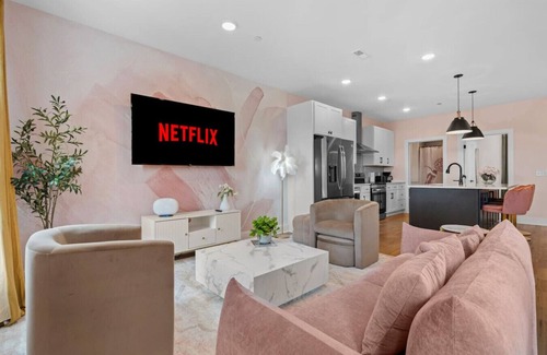 Talbot's Corner Apartamento | 3BR - Sleeps 10 | Makeup Room + Rooftop!