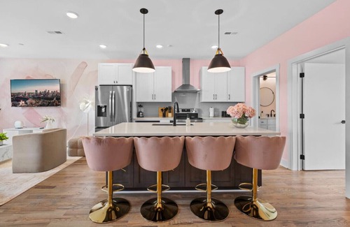 Talbot's Corner Apartamento | 3BR - Sleeps 10 | Makeup Room + Rooftop!
