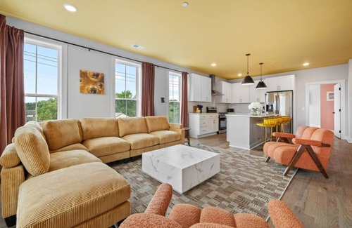 Talbot's Corner Apartamento | 3BR - Sleeps 10 | Makeup Room + Rooftop, Near DT!