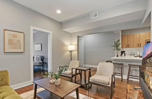 East Albany Park Apartamento | 3BR Spacious Apartment with In-Unit Laundry - Kedzie 3F