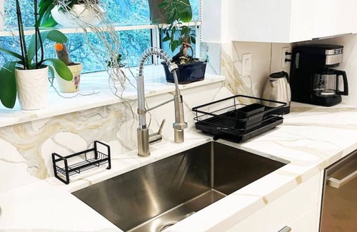 Hidden Hills Casa | 3BR Villa with Serene Poolside Views - CAL1 - HH