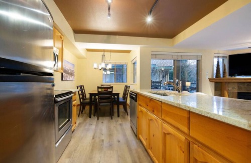 Whistler Cay Estates Casa | 3BR Village Townhouse w/ Pvt Hot Tub & Parking