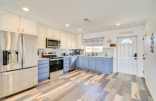 Matlacha Casa | 3BR Waterfront townhome Matlacha with hot tub, boat dock WiFi, bikes and kayaks