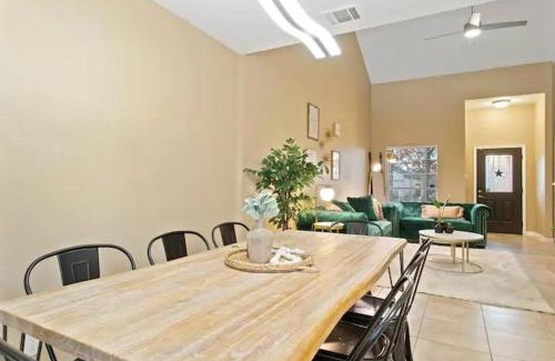 Austin Casa | 3br25ba Close To Downtown, Tesla