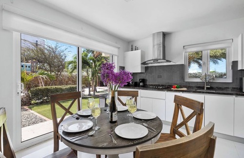 Washington Condominio | 3BR2BA Condo w/ Exclusive PrivateRoof Deck & Pool