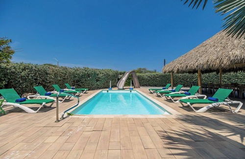 Washington Condominio | 3BR2BA Condo w/ Exclusive PrivateRoof Deck & Pool