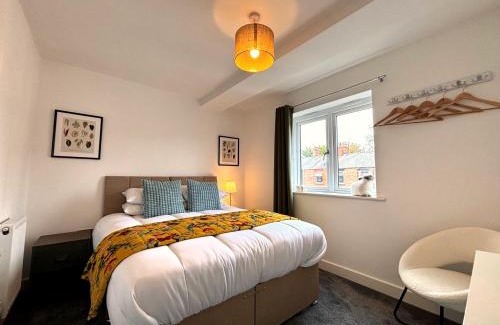Sandbach Casa | 3CRST 2 Bedroom House Free Parking