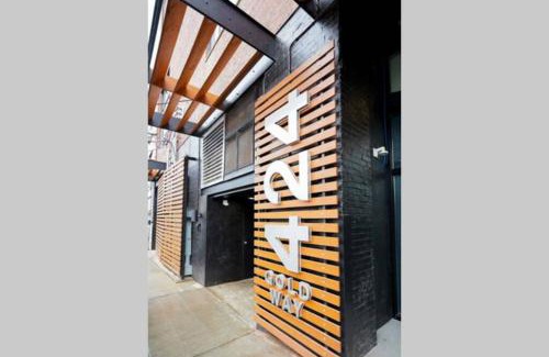 North Oakland Apartamento | 3E *New* Huge! Spacious 3 Bedroom in Oakland that sleeps 12!