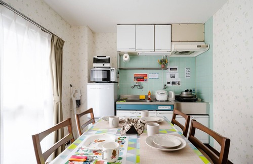 Dotonbori Apartamento | 3F [autorizado / máximo 6 personas] Dotonbori Mercado Kuromon 5 minutos a pie de Shinsaibashi / cerca de Namba / habitación japonesa brillante / tienda de conveniencia cerca ^^
