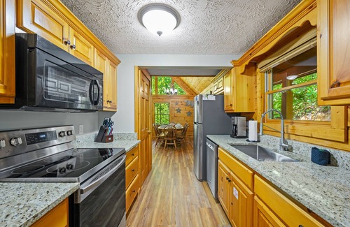 Black Bear Falls Cabina | Listado regresivo, Nueva administración, Reserve ahora