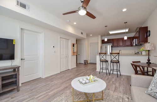Katy Condominio | 3L | Lifestyle Center Living| Spacious Gated Condo Home