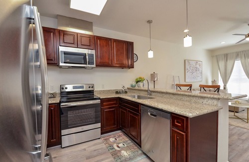 Katy Condominio | 3L | Lifestyle Center Living| Spacious Gated Condo Home