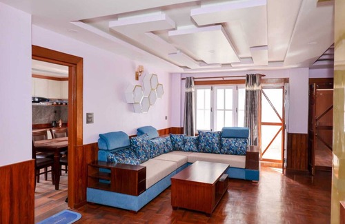 Kathmandu Apartamento | 3LDK, 2 private rooms, 1 shared room, spacious kitchen, meeting room, and parking space.