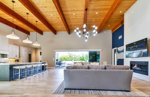 Marion Estates Casa | 3M Home - Mtn Views, Hot Tub, BB court, & Minigolf