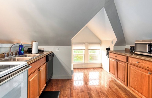 Squirrel Hill Apartamento | 3min>Walnut:UPMC Shadyside:3min>CMU:Full Kitchen