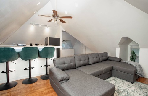 Squirrel Hill Apartamento | 3min>Walnut:UPMC Shadyside:3min>CMU:Full Kitchen