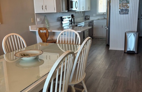 Crescent Beach Condominio | 3rd Floor Condo W/ View of Gulf and Pools