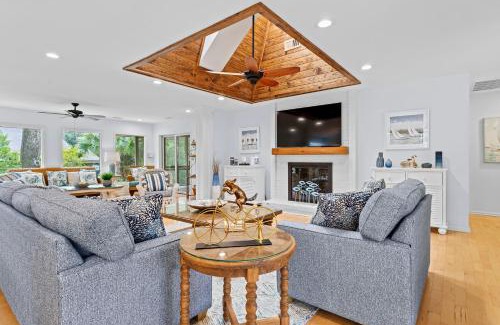Oceanside Casa | 3rd Row Beach House - Private Pool & Spa - 16 Oyster Catcher Rd