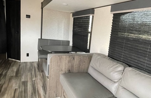 Moreno Valley Casa | 3RV/ parking/Netflix/ private/excellent location