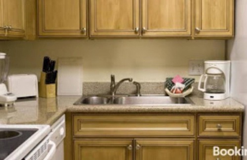 Birch Park Finger Streets Condominio | "4" 1bed 1 baño condominio 1 cuadra de la playa para 6 personas