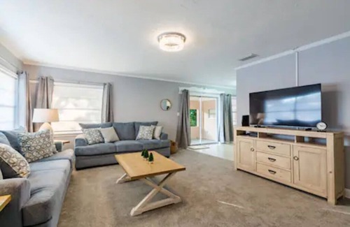 Central Sarasota Casa | 4/2 Spacious Downtown SRQ Home!