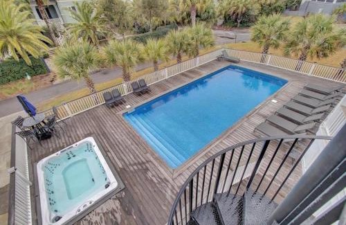 Isle of Palms Casa | 4 46th Avenue by AvantStay Pool Views Deck