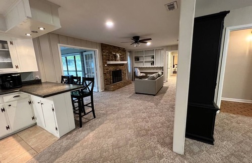Tyler Otro | 4.5 acre property in town! Best of both worlds