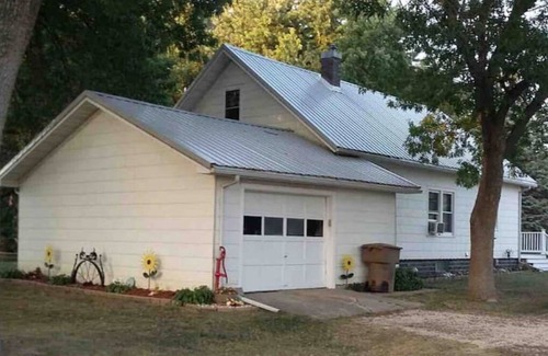 Jolley Casa | 4.5 miles to Twin Lakes, small town, pets welcome