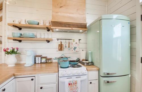 Ludlow Casa | 4-Acre Plot Farmhouse-Chic Retreat in Forest!