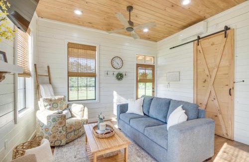Ludlow Casa | 4-Acre Plot Farmhouse-Chic Retreat in Forest!
