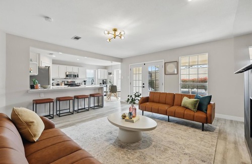 Flower Mound Casa | 4-BD/2.5-BA Tropical Pool Oasis with a Game Room