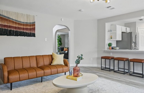 Flower Mound Casa | 4-BD/2.5-BA Tropical Pool Oasis with a Game Room