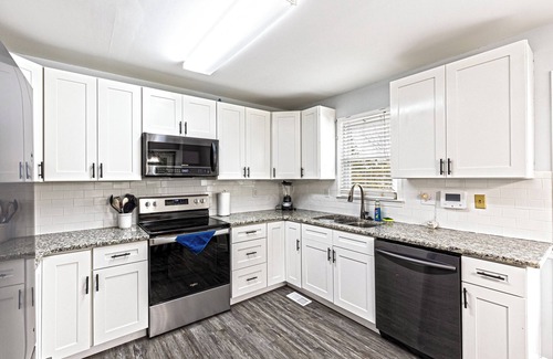 Winston - Salem Casa | 4-Bd Retreat in Winston-Salem