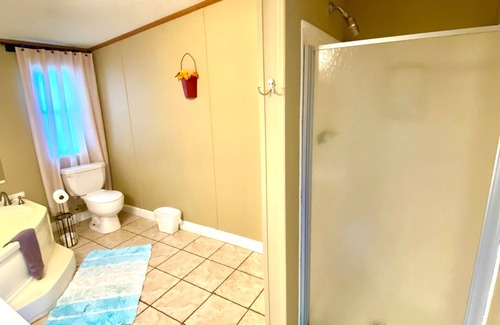 Ramer Casa | 4 bd rm, 2bth modular, feat. full ktch, private deck & grill at Kick Back Ranch.