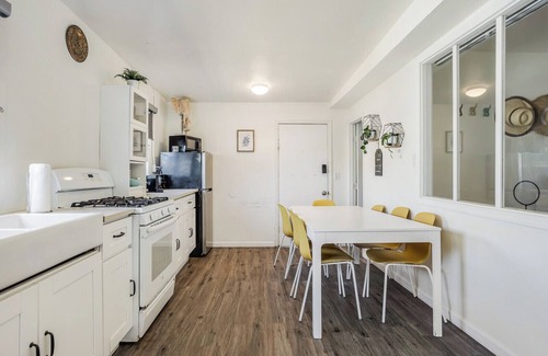Ocean Beach Casa | 4 Beach Flats Sleeps 18 2Blks from Beach,Boardwalk,Sand,Surf