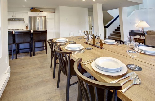 Whistler Cay Heights Casa | 4 bed/3 bath twnhse w stunning Mtn view & HOT TUB