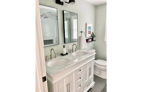 Beverly Casa | 4 Bed, 4 Bath - Month Rentals - Hot Tub, Gym, Fireplace, Private Yard