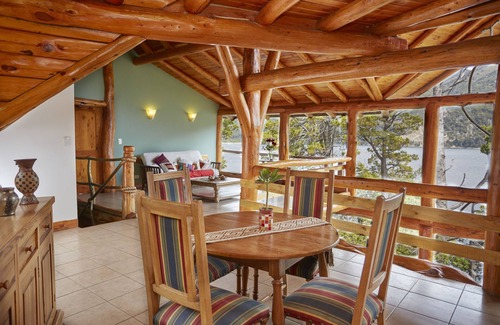 San Carlos de Bariloche Casa | 4 BED / 5 BATH, LUJO LAKEFRONT HOME