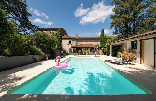 Lay Apartamento | 4 bed apartment in a 14th century manor house - Jacuzzi & Swimming pool 1h from Lyon
