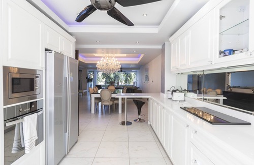 Kathu Casa | Villa de 5 dormitorios / baños para 14 personas, piscina privada, a 15 minutos de Patong