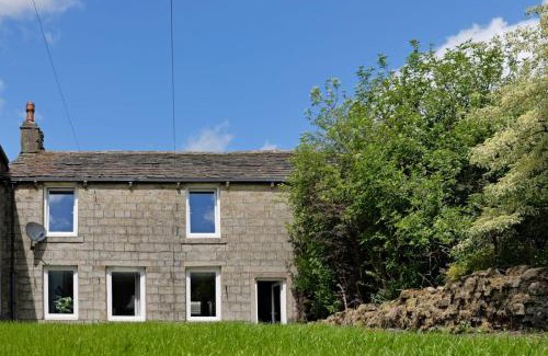 Crawshaw Booth Casa | 4 bed charming, Family-friendly cottage 1694