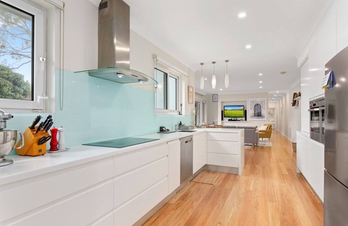 Maroubra Casa | 4-Bed Coastal Family Vacation Haven with Garden