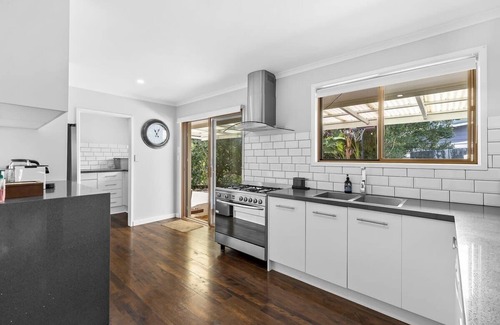 Ferny Hills Casa | Spacious 4-Bedroom Family Home